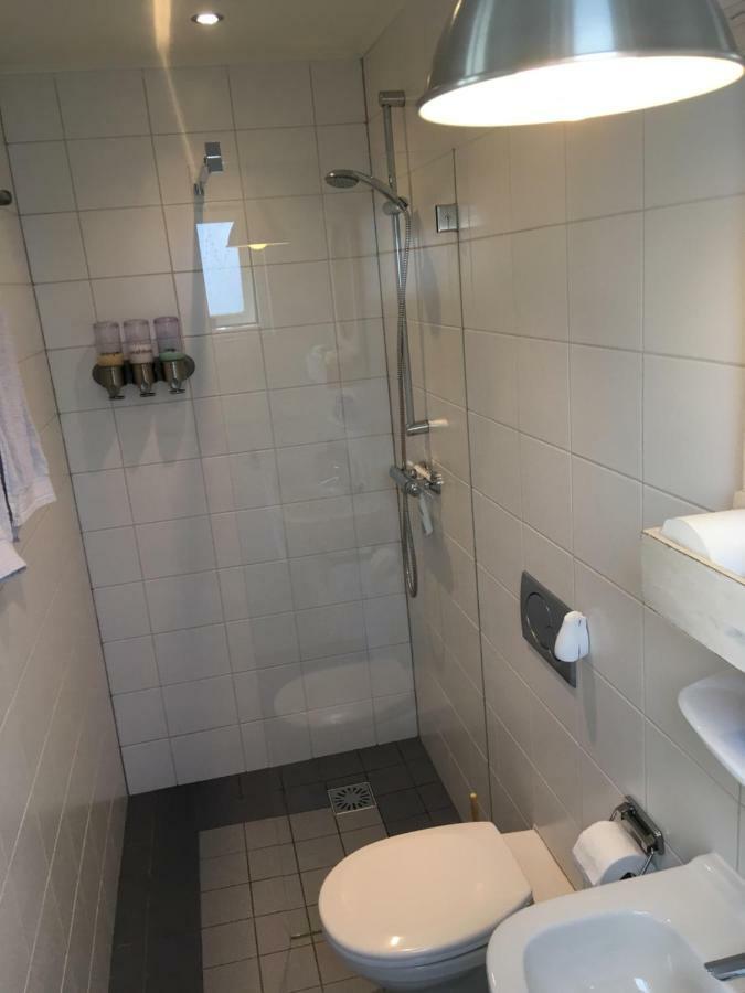 Het Pulletje Hotel Westzaan ภายนอก รูปภาพ